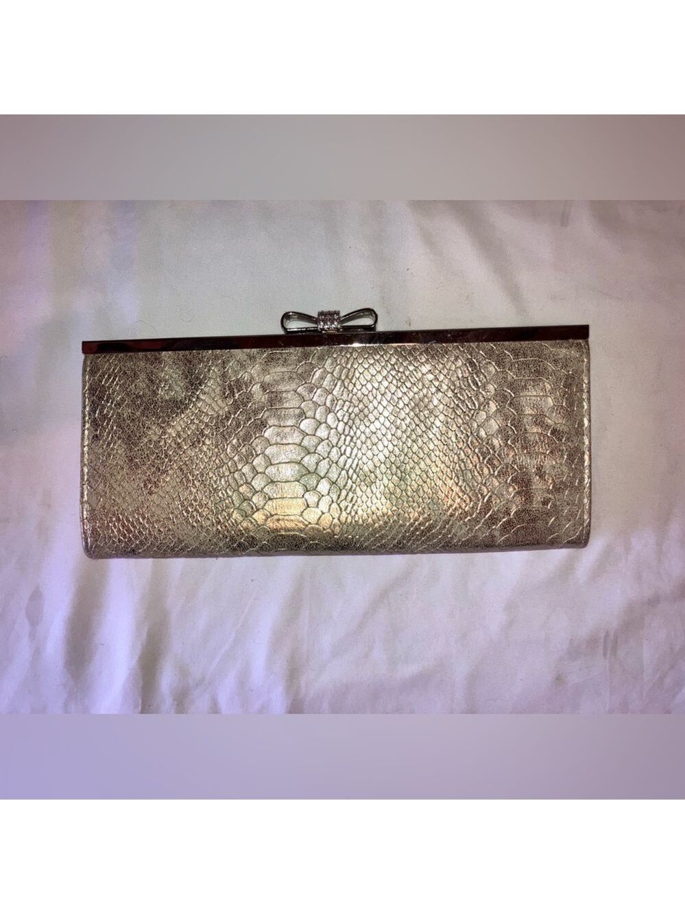 🔥NEW🔥 INC Metalic Gold/Solver Snakeskin Leather Clutch w/Crystal Bow Clasp